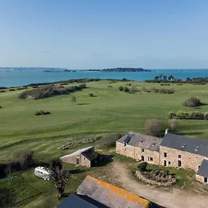 Couette-café La Ferme Du Golf, Atypique Et Artistique